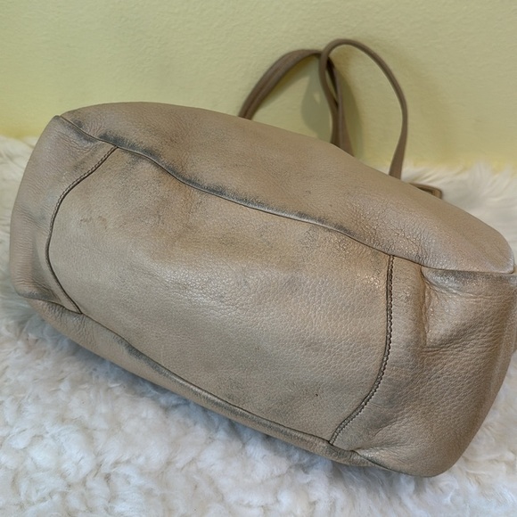 💯Authentic Prada Tote Leather Women's Bag🍀 - Picture 9 of 16